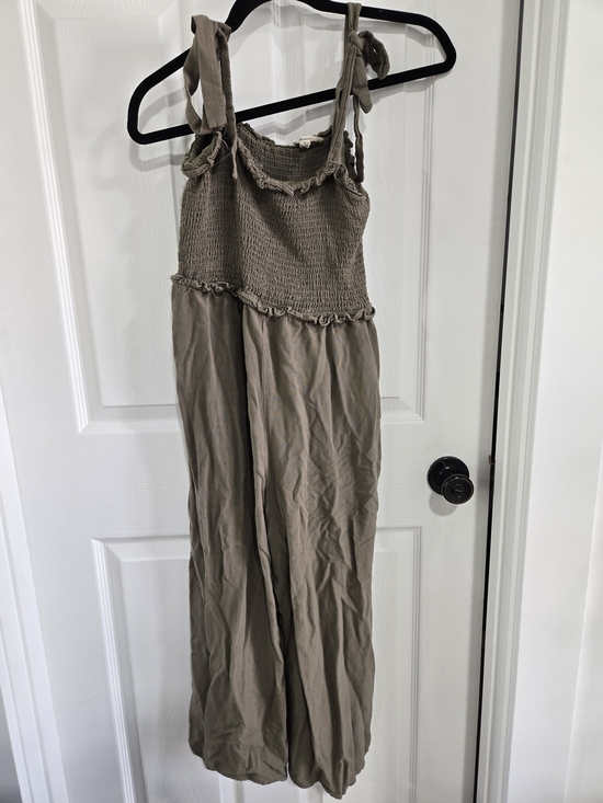 eesome Pants - Eesome Smocked Tie-Shoulder Wide-Leg Jumpsuit - Olive